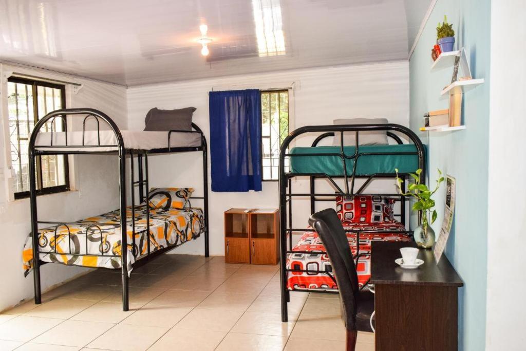 The Backside House Hostel Тамариндо Екстериор снимка